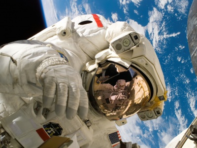 astronaut-astronomy-discovery-2156.jpg